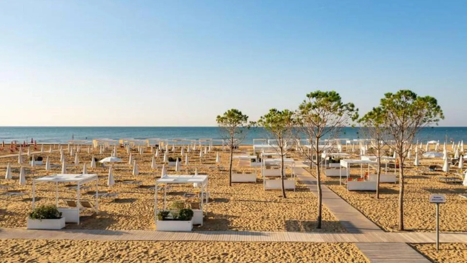 Bright Garden Apartment Near The Sea Bibione Olaszország
