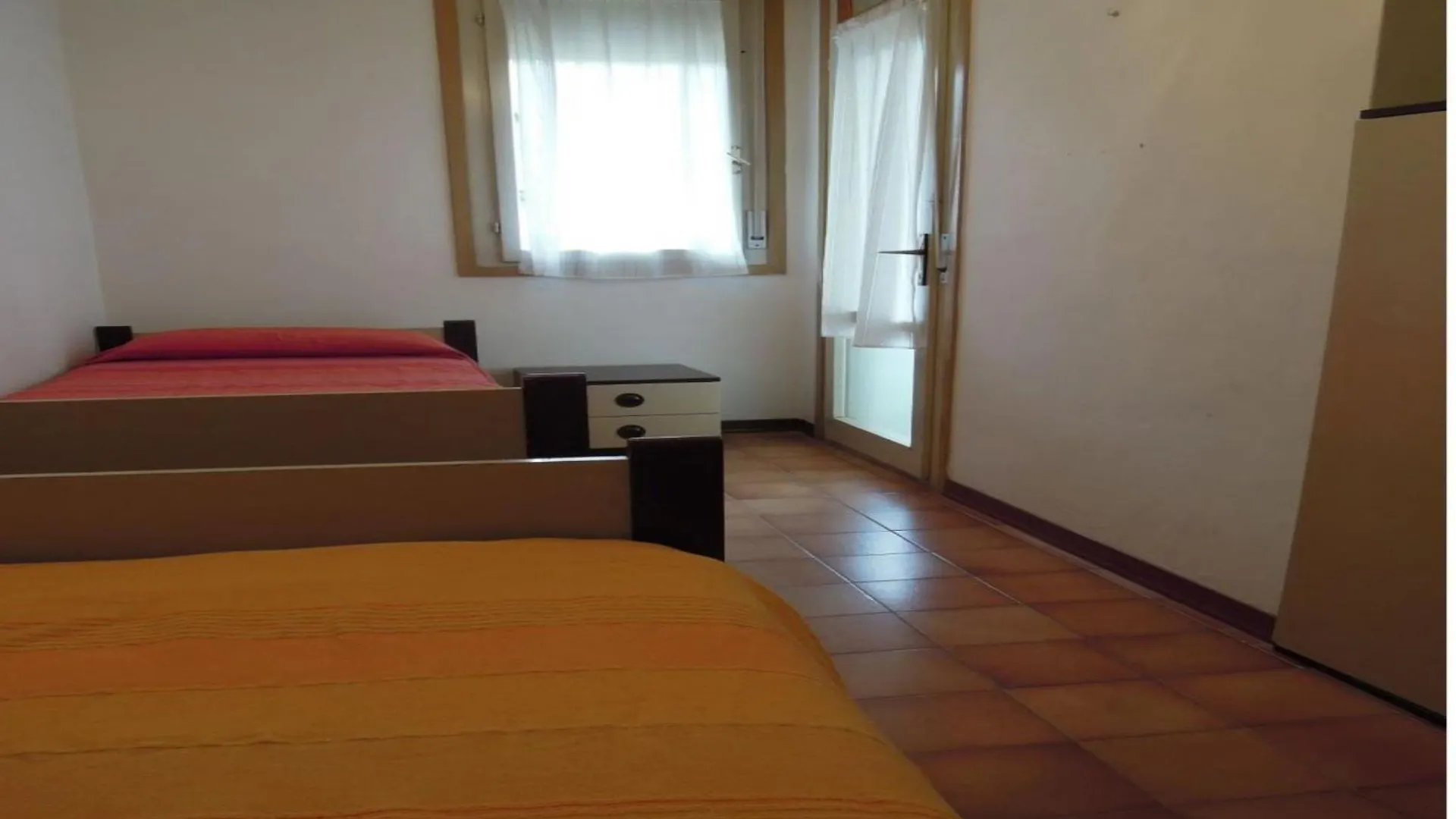 ביביונה Bright Garden Apartment Near The Sea